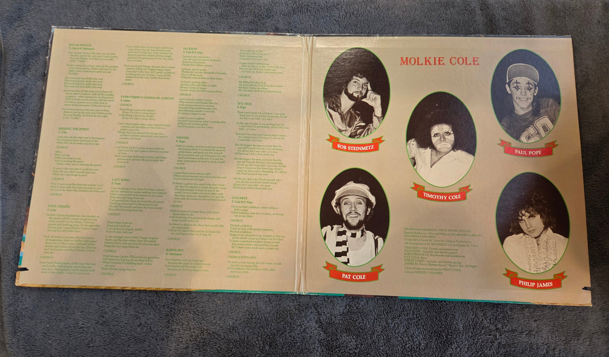 MOLKIE COLE S/T
