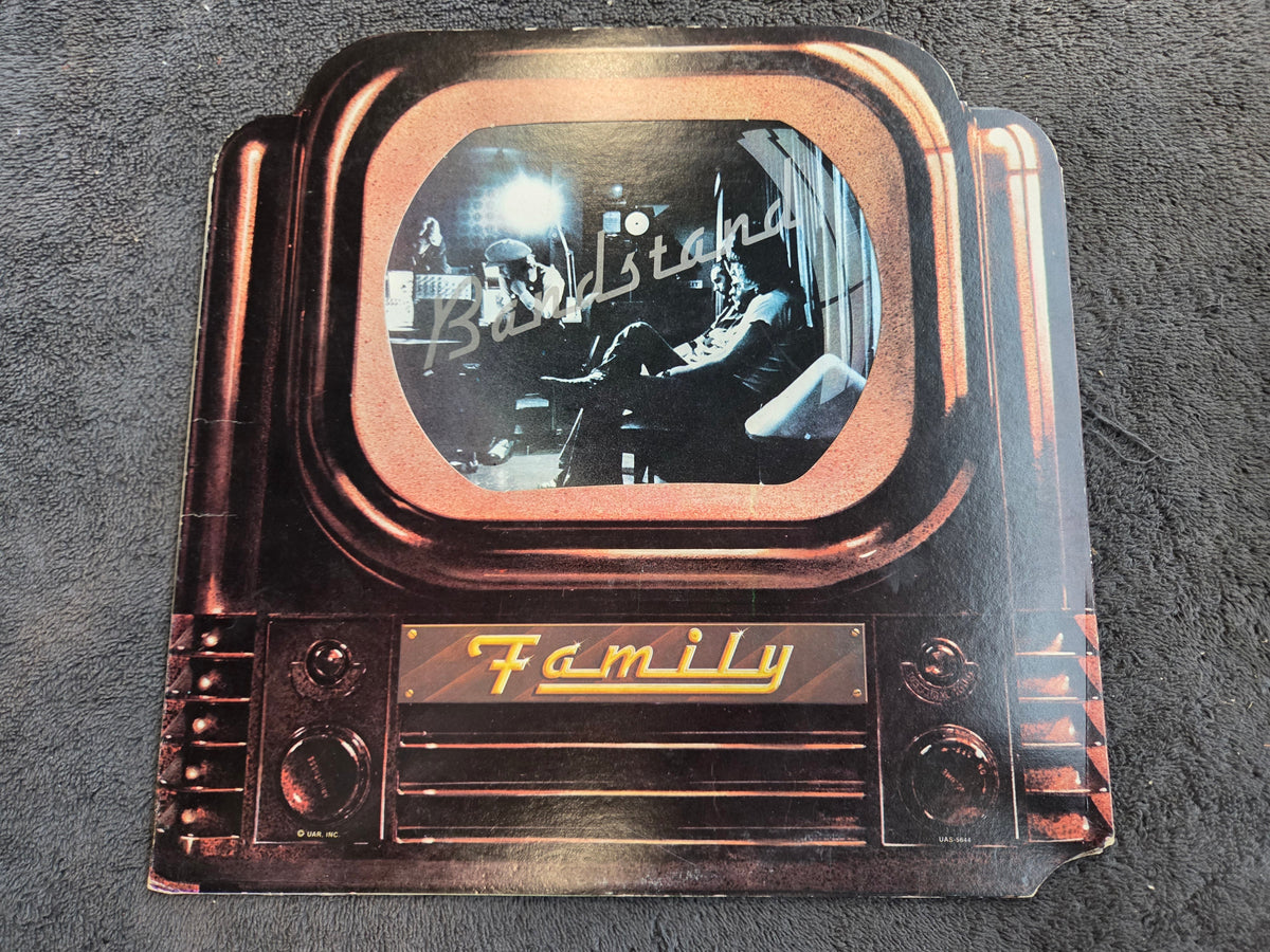 FAMILY BANDSTAND