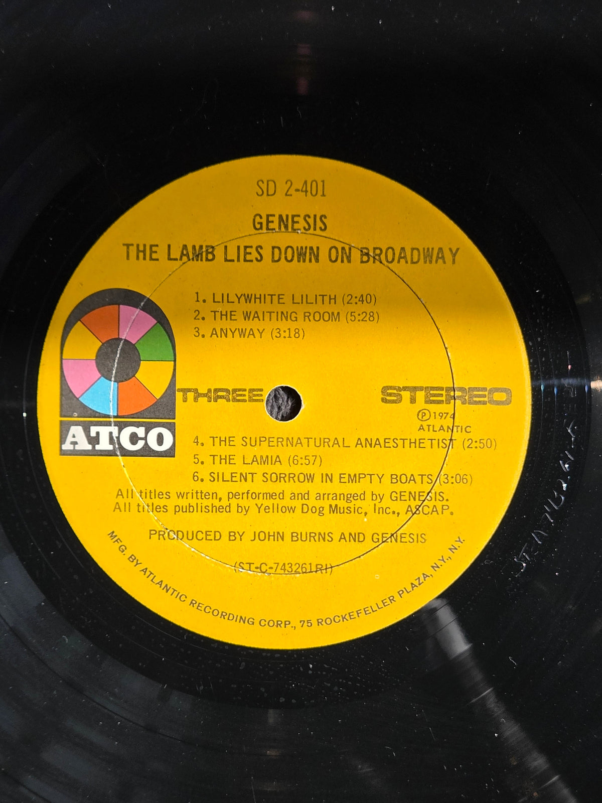 GENESIS THE LAMB LIES DOWN ON BROADWAY