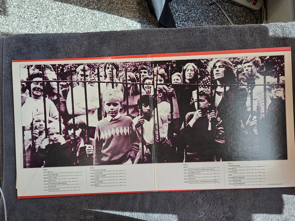 BEATLES 1962-1966 APPLE W/INSERT