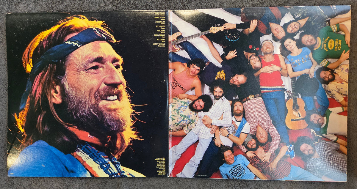 WILLIE NELSON AND FAMILY LIVE