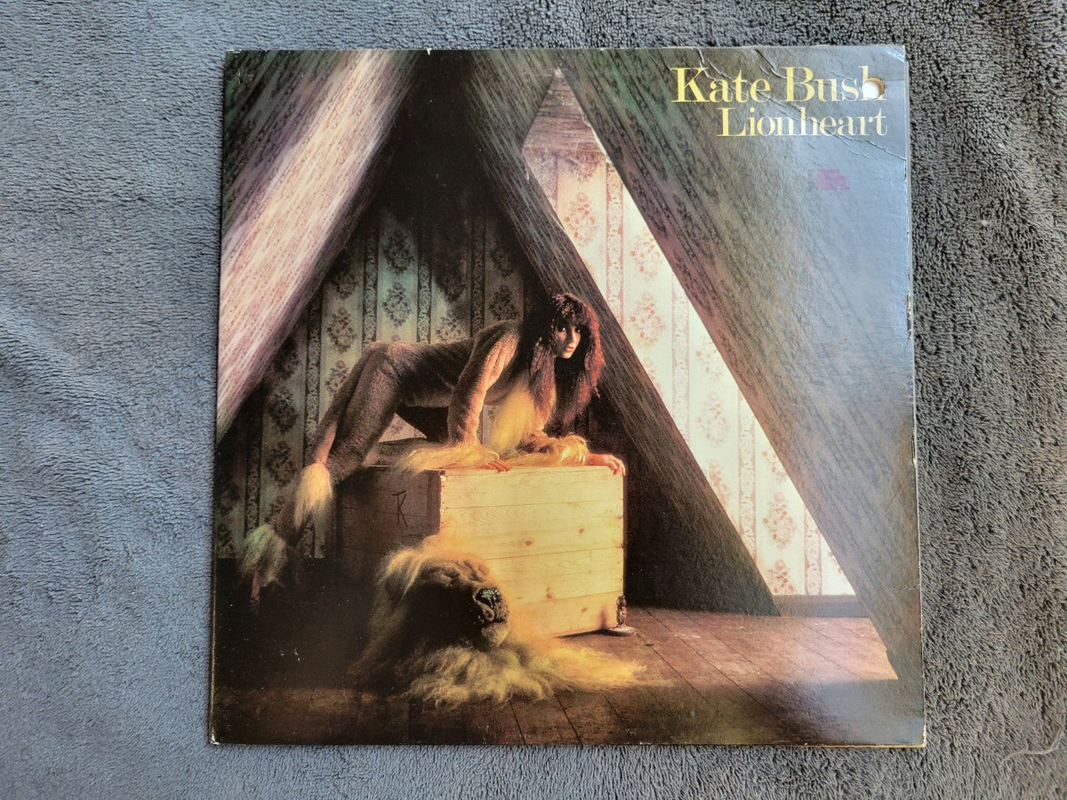 KATE BUSH LIONHEART FIRST PRESSING GREEN EMI LABEL GATEFOLD