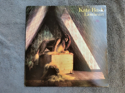 KATE BUSH LIONHEART FIRST PRESSING GREEN EMI LABEL GATEFOLD