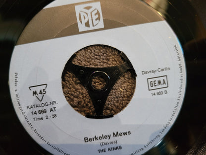KINKS LOLA BERKELY MEWS PS GER IMP 7"