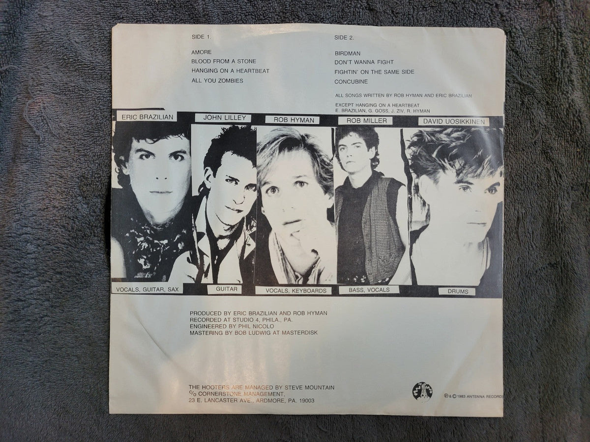 HOOTERS AMORE AUTOGRAPHED