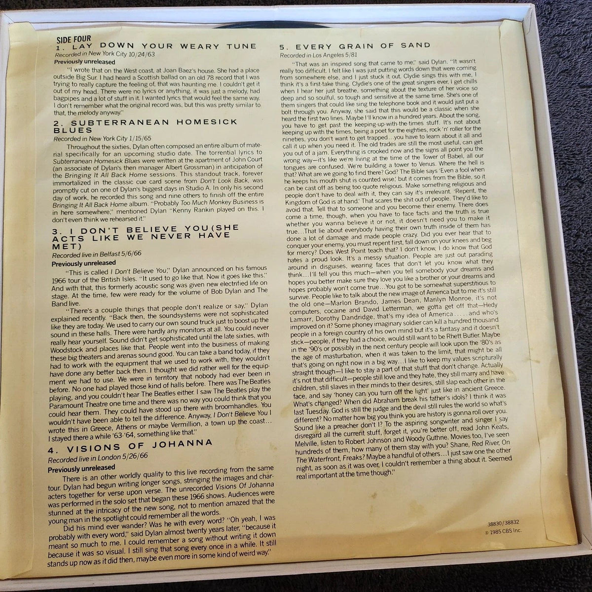 BOB DYLAN BIOGRAPH BOX SET W/ BOOKLET