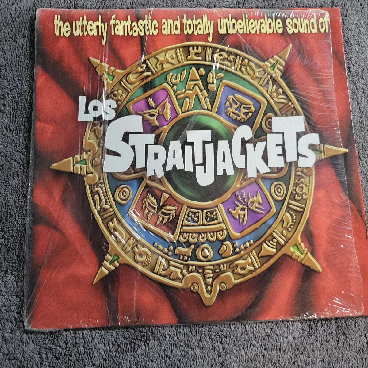 LOS STRAITJACKETS THE UTTERLY FANTASTIC IP