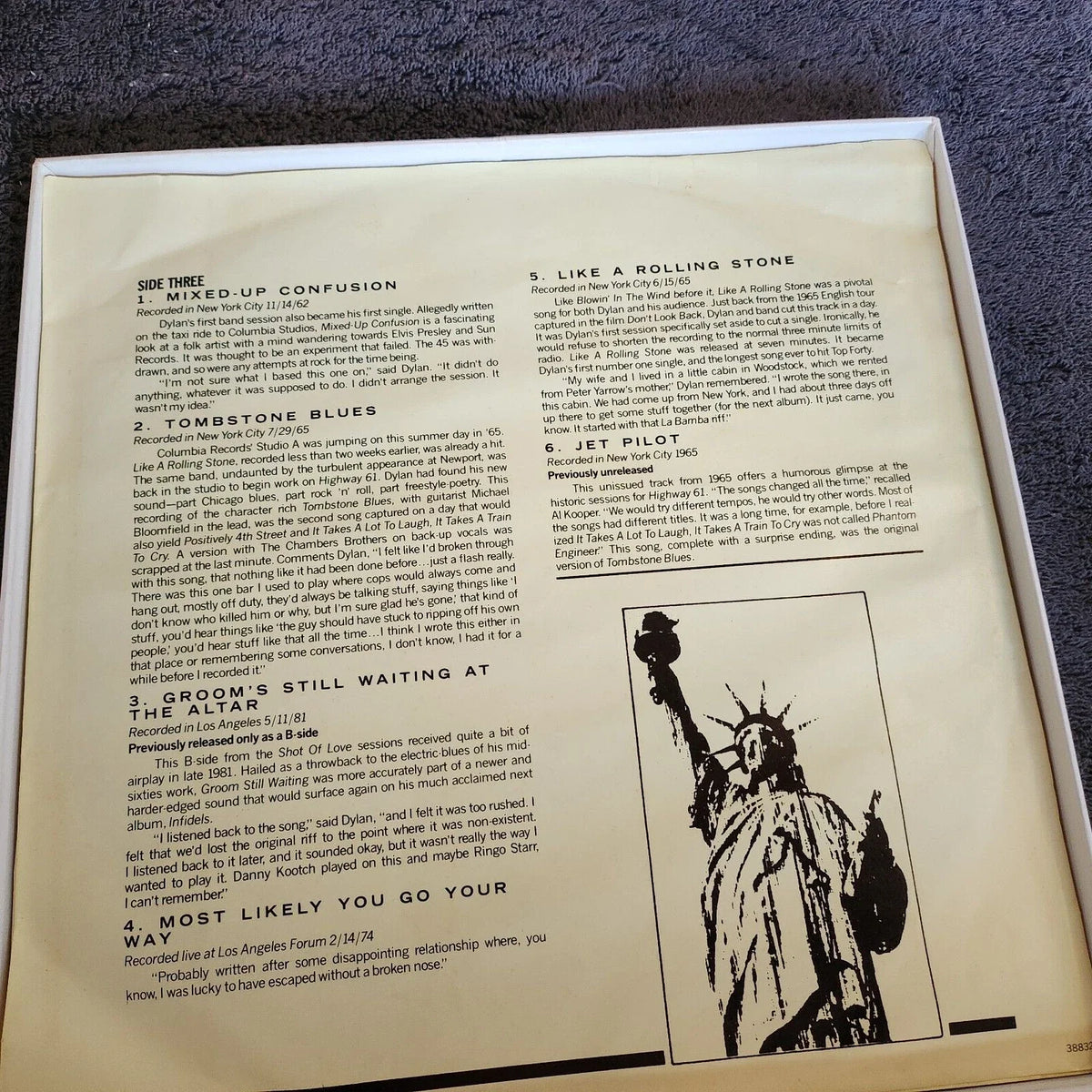BOB DYLAN BIOGRAPH BOX SET W/ BOOKLET